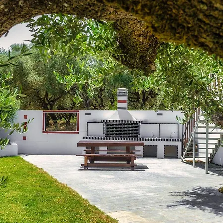 Trevilat - 4 Bedrooms With Private Pool, By Zantewize Вилла *