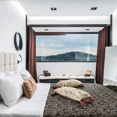 Вилла Trevilat - 4 Bedrooms With Private Pool, By Zantewize