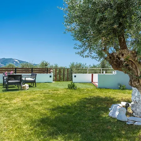 Trevilat - 4 Bedrooms With Private Pool, By Zantewize וילה *