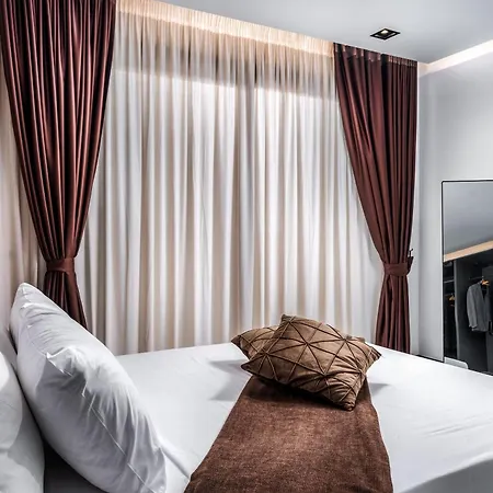 Trevilat - 4 Bedrooms With Private Pool, By Zantewize וילה *