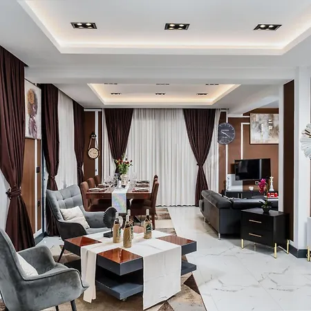 Trevilat - 4 Bedrooms With Private Pool, By Zantewize וילה *